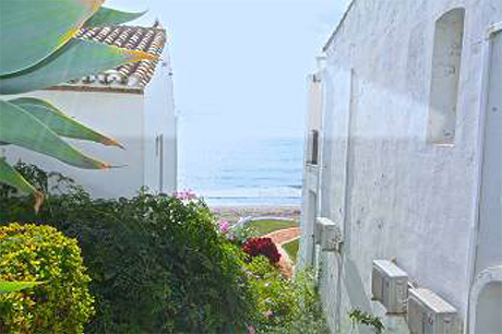 Studio Lejligheder til salg i Calahonda på Costa del Sol view to sea